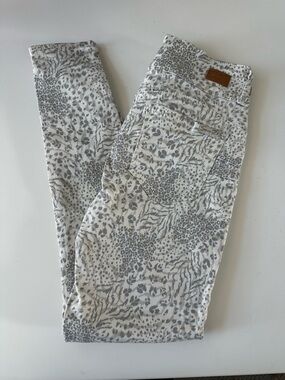 Women's Animal Print Grey Skinny Jeans high rise curvy